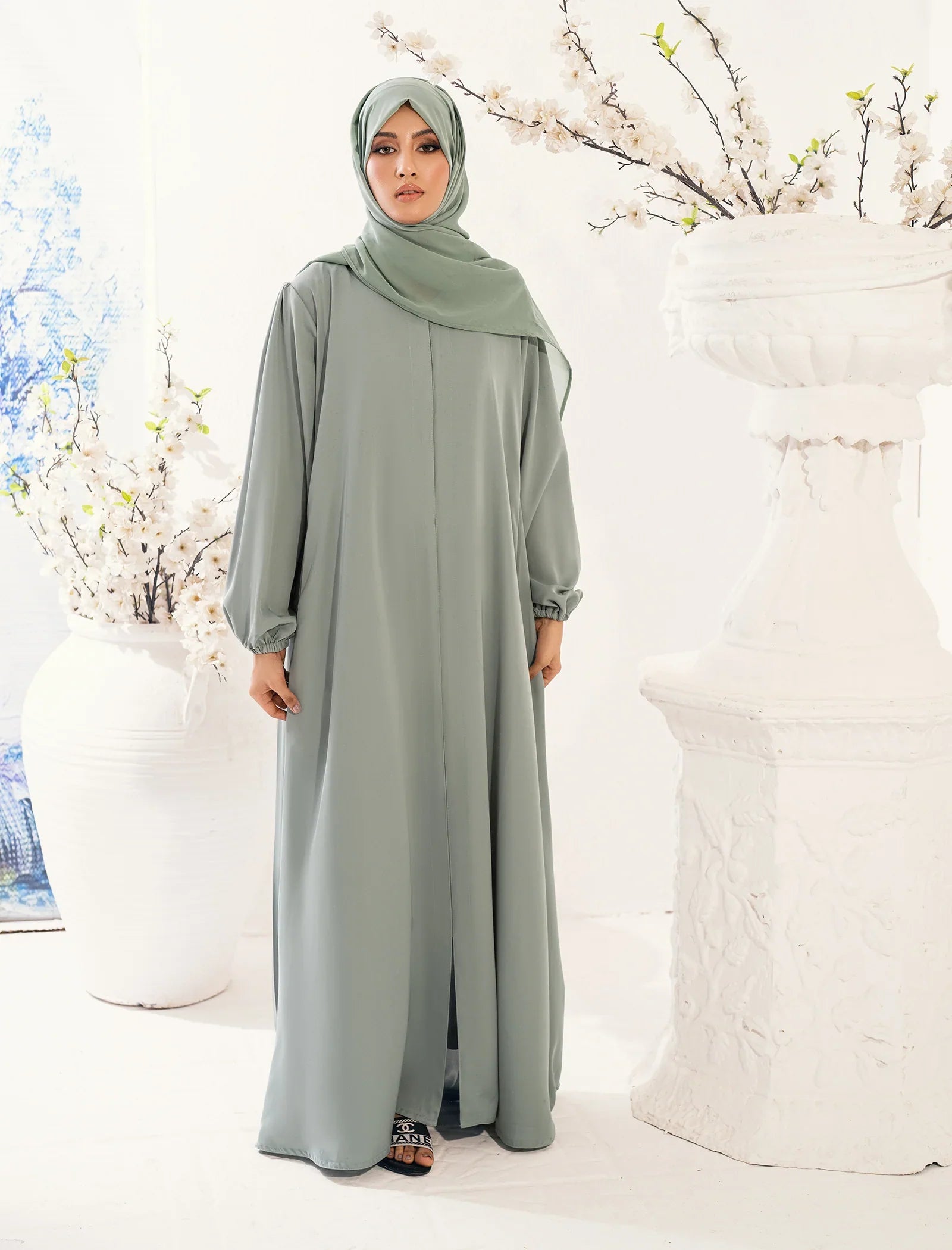 Elegant Serenity Abaya